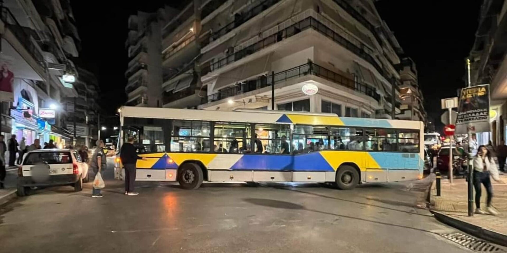 Λεωφορείο στον Βύρωνα