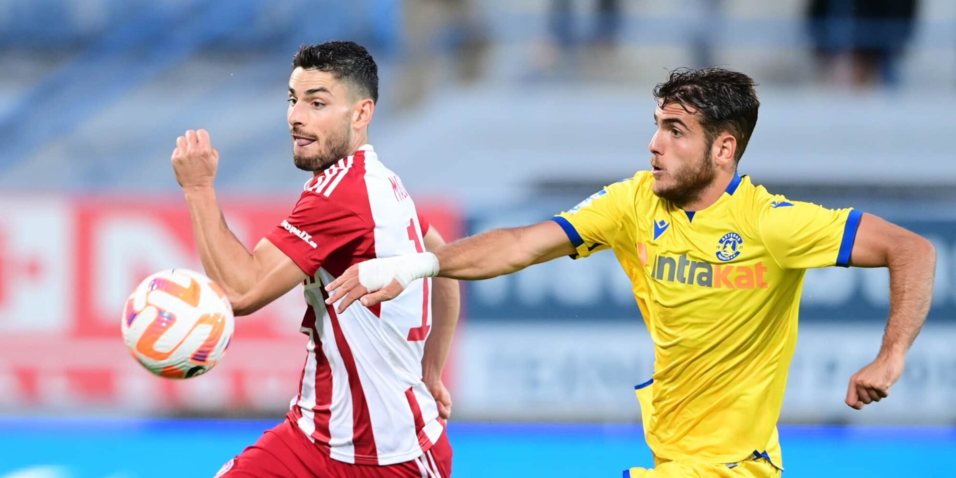 Εικόνα από τον αγώνα της Super League Αστέρας Τρίπολης - Ολυμπιακός