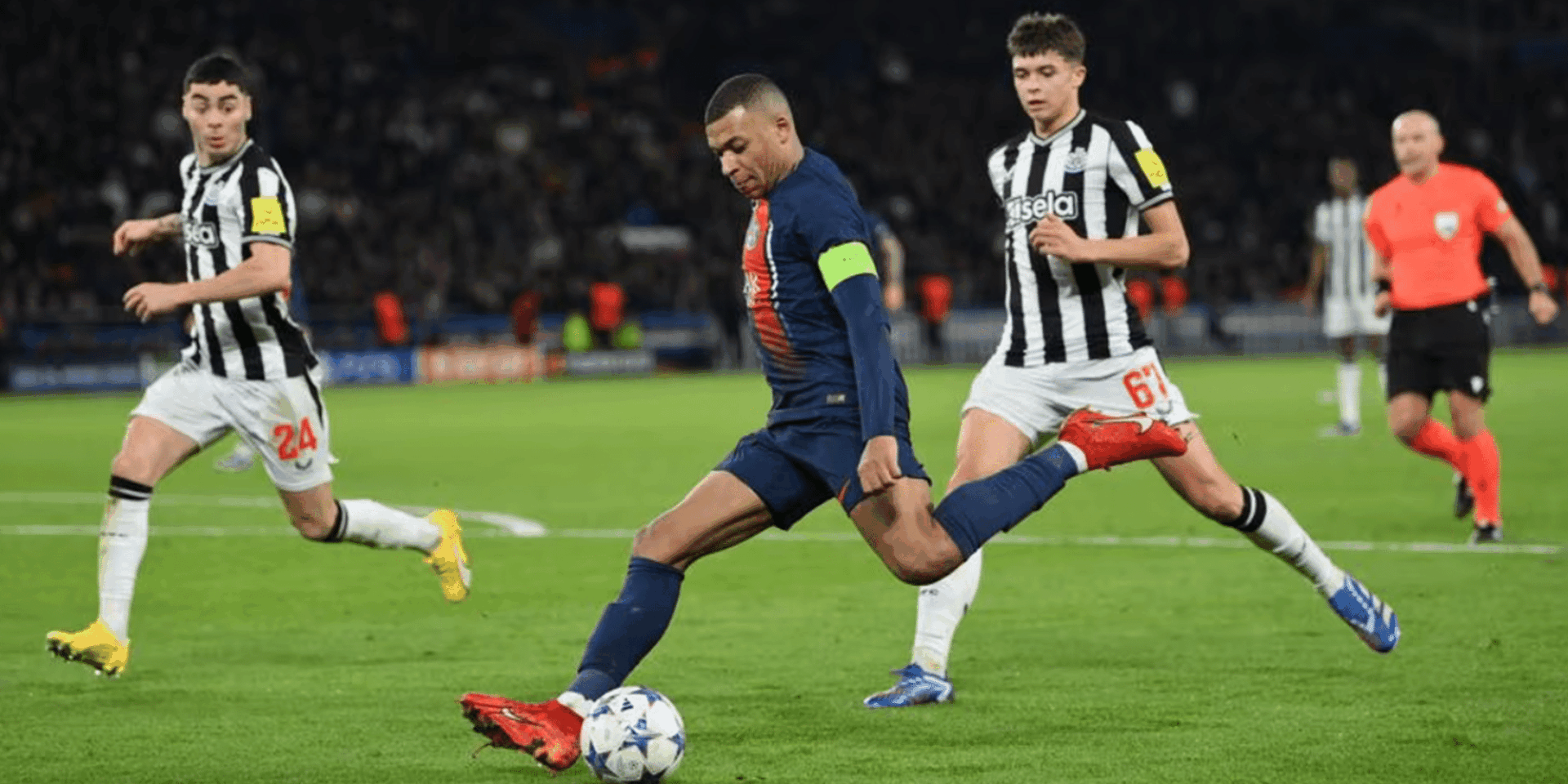 Φάση από το Παρί Σεν Ζερμέν-Νιουκάστλ για το Champions League