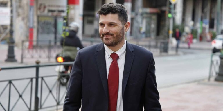 Παραιτήθηκαν από τα όργανα του ΣΥΡΙΖΑ Τεμπονέρας, Κοτσακάς και Τσιόκας με αιχμές κατά Κασσελάκη