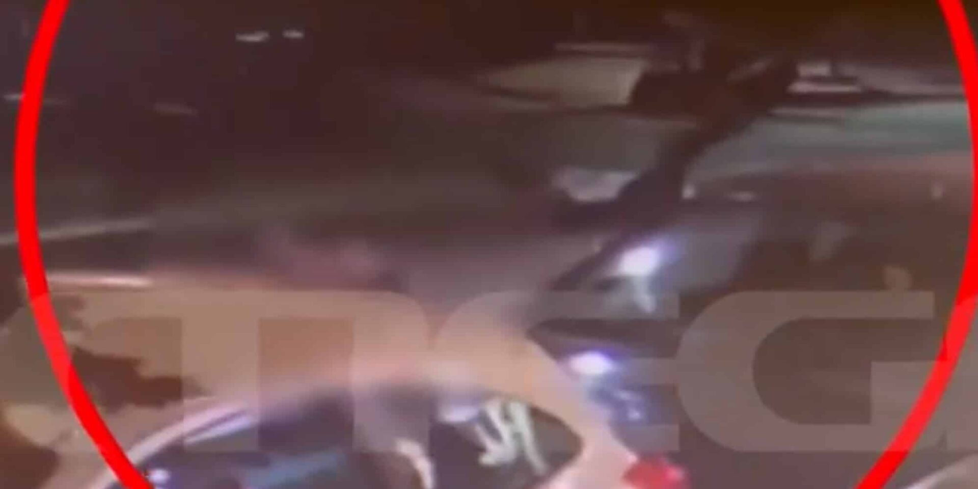 Η στιγμή που ο οδηγός της μηχανής παρέσυρε το βρέφος στον Βόλο