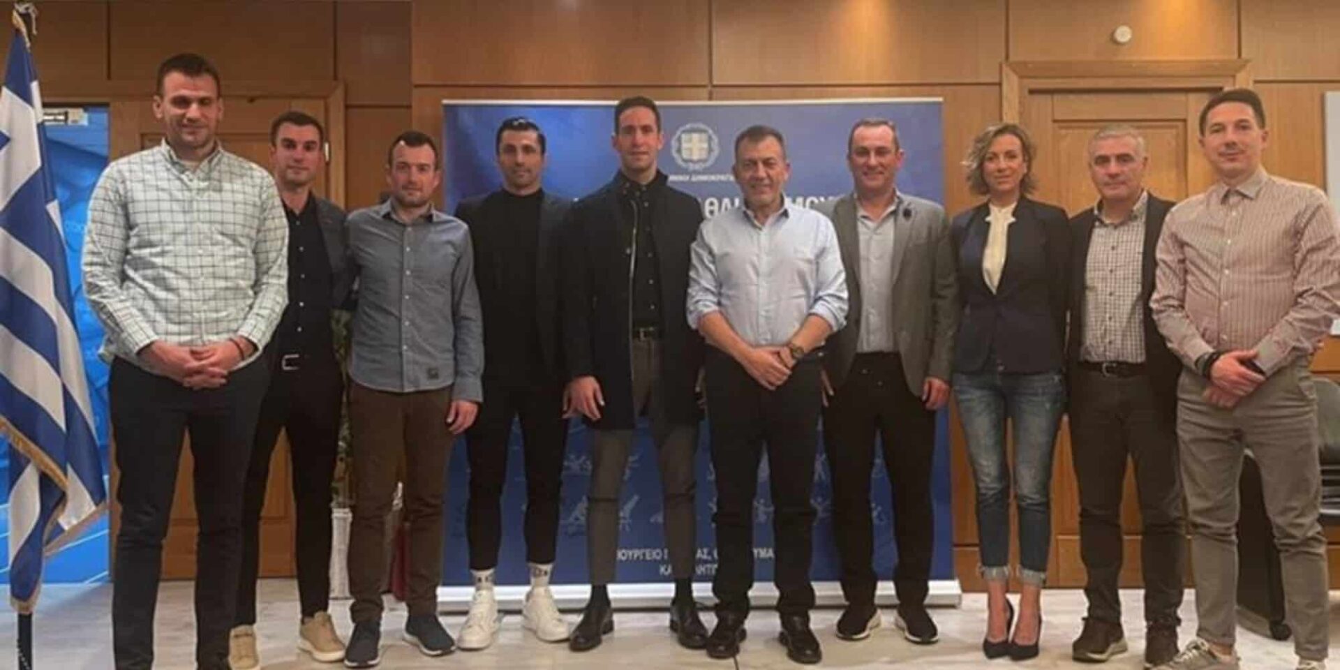 Ο Βρούτσης με αντιπροσωπεία διαιτητών