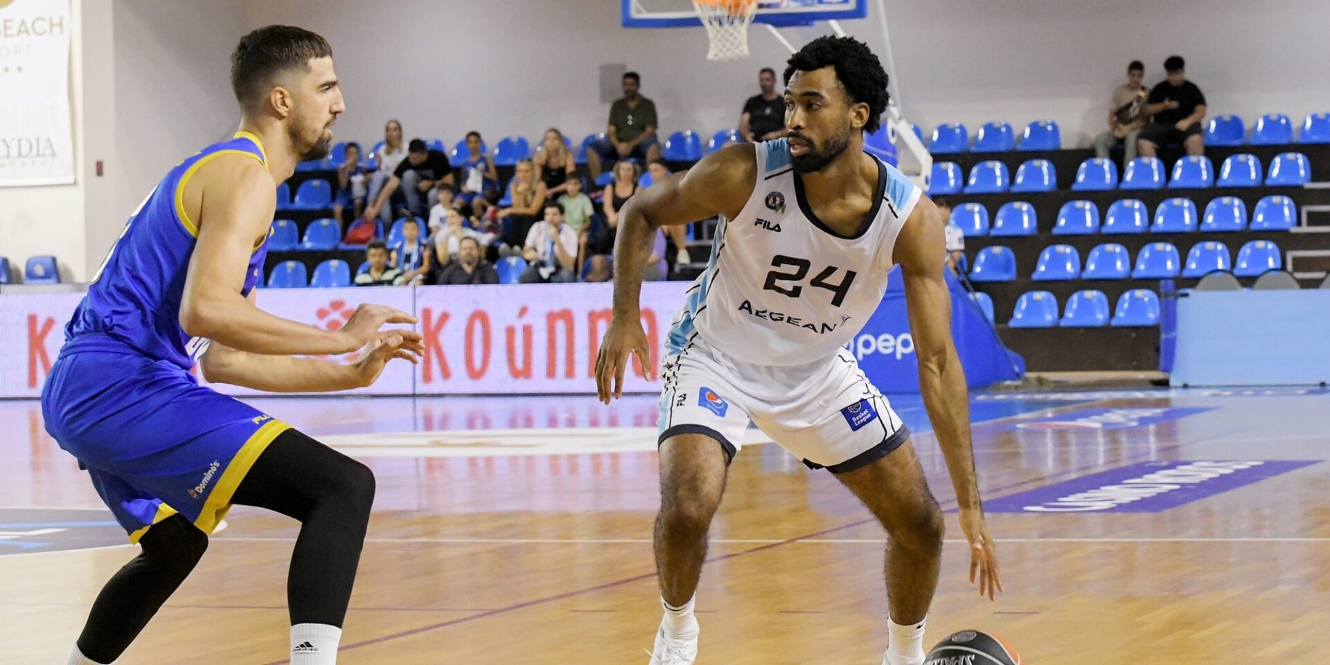 Φάση από το Κολοσσός Ρόδου-Περιστέρι για τη Basket League