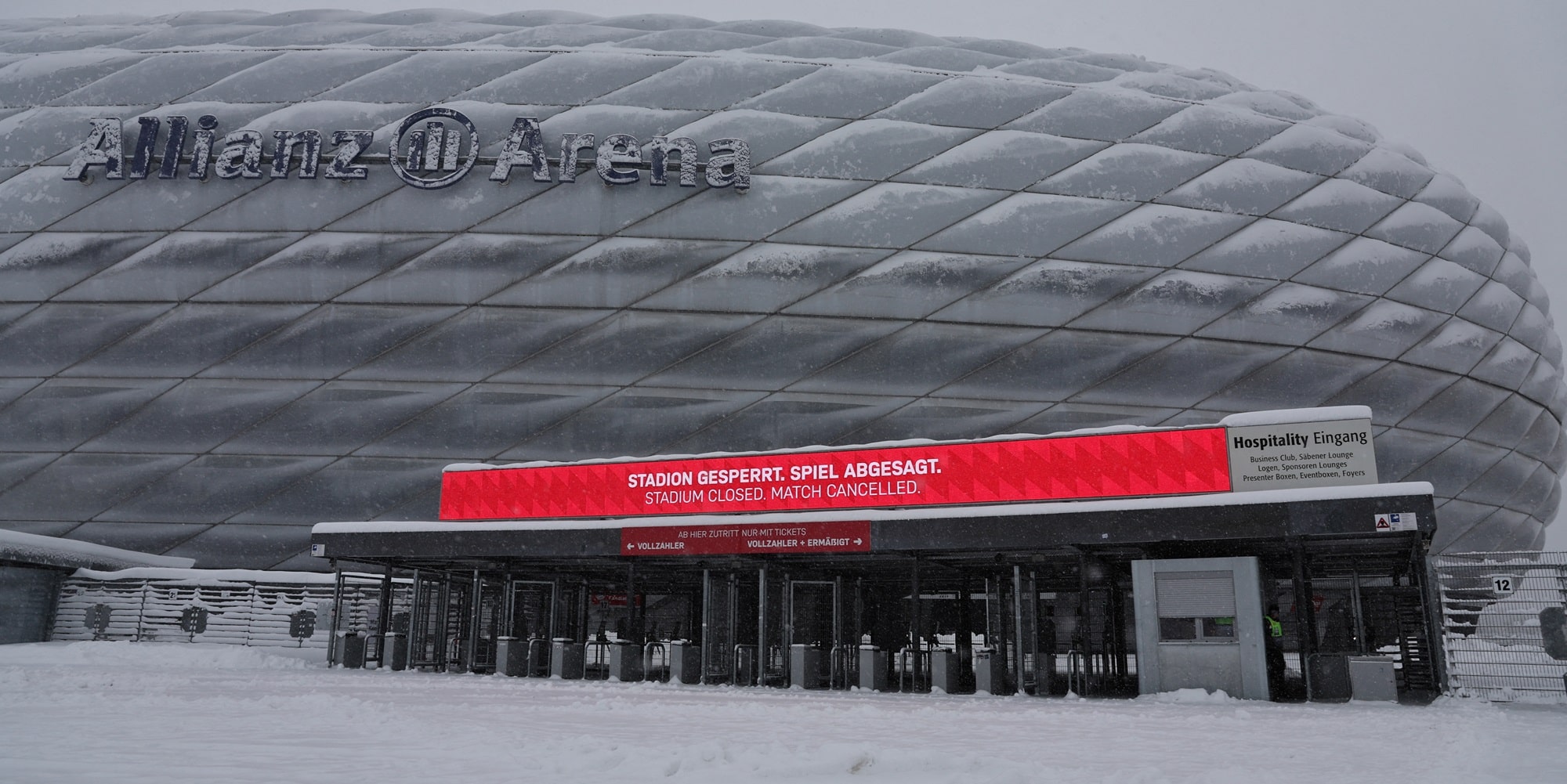 Χιόνι στο γήπεδο της Μπάγερν Μονάχου στη Γερμανία