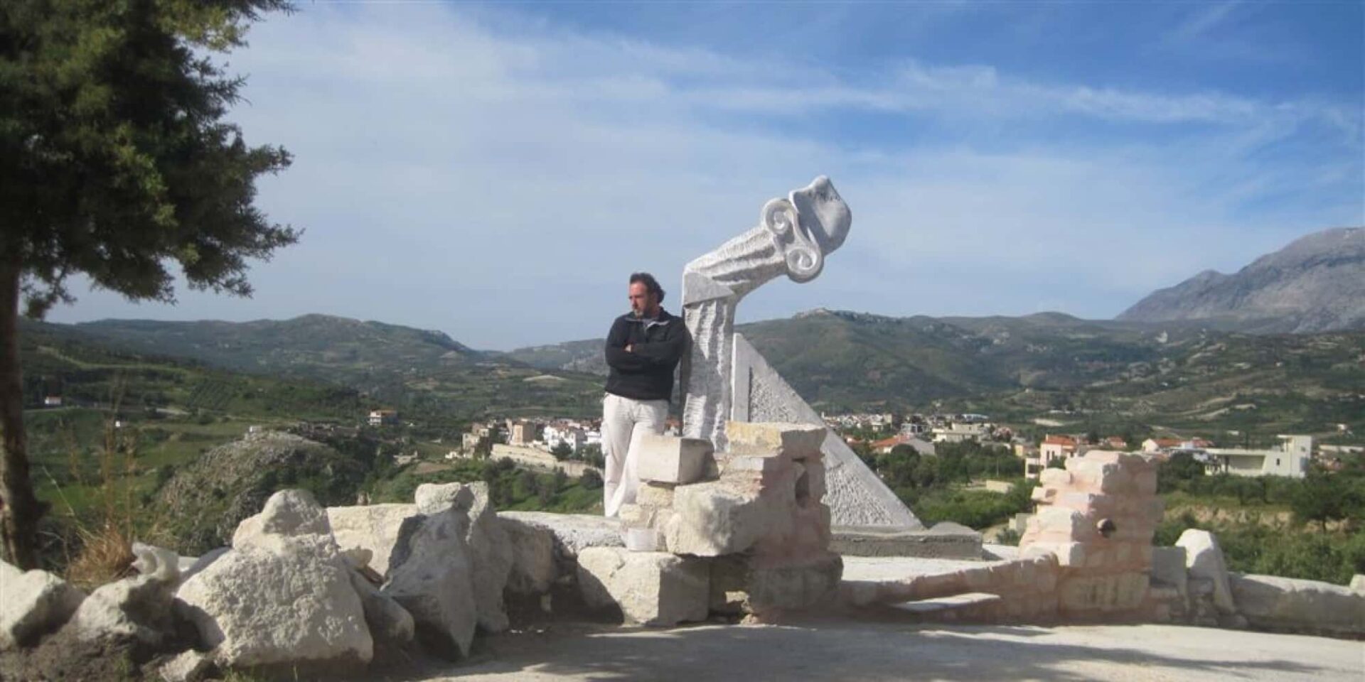 Γλύπτης δημιουργεί έργα διαμαρτυρίας για τα Γλυπτά του Παρθενώνα