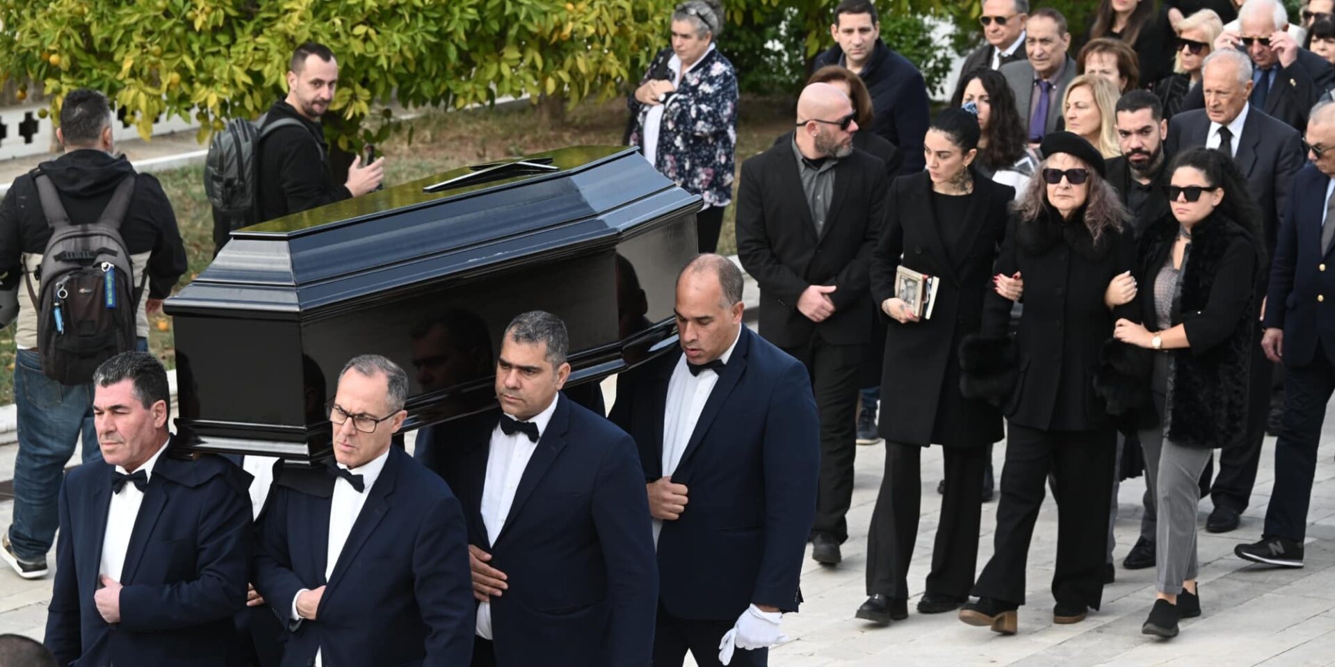 Κηδεύτηκε ο Βασίλης Βασιλικός