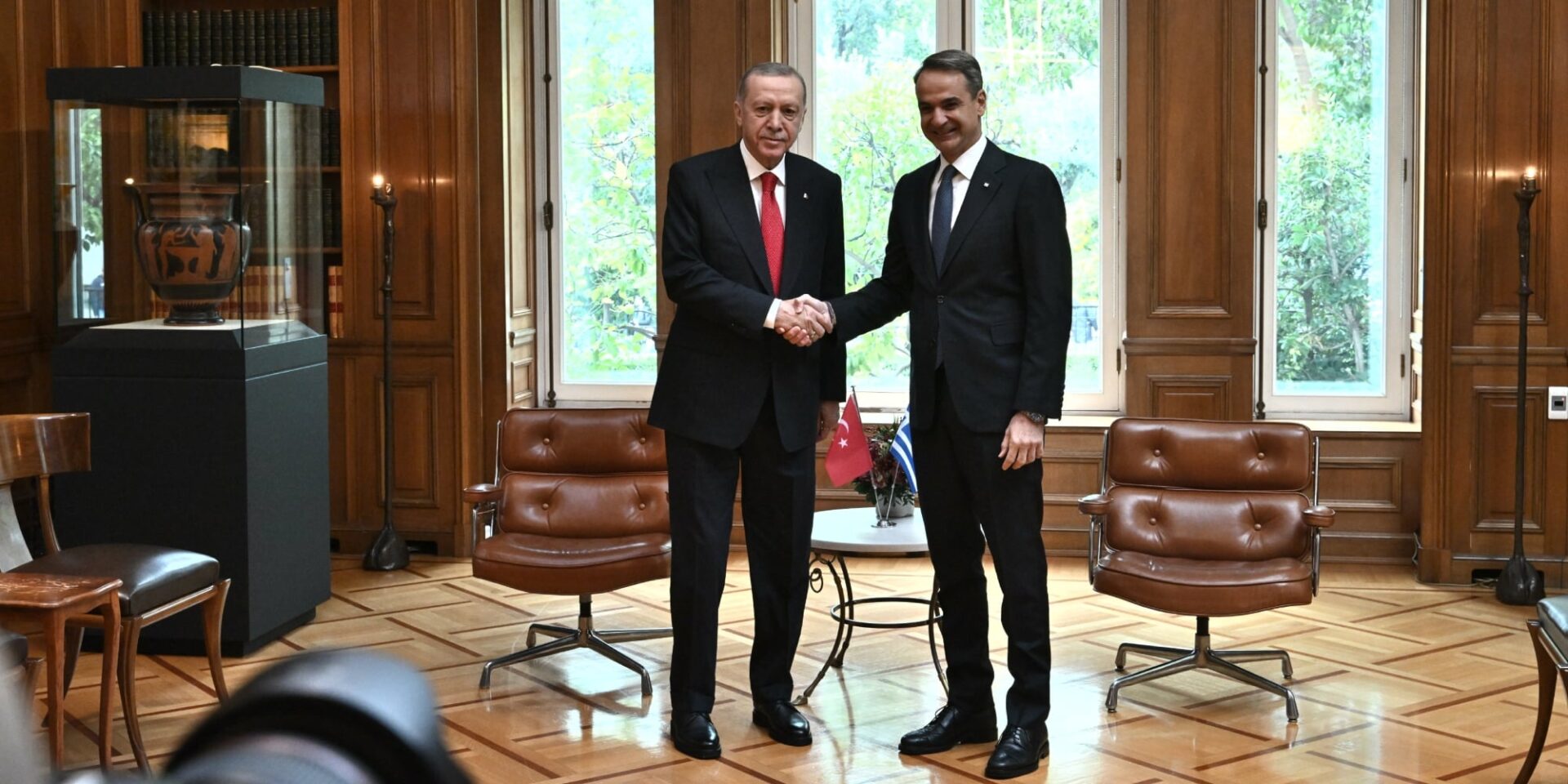 Κυριάκος Μητσοτάκης και Ταγίπ Ερντογάν στο Μέγαρο Μαξίμου