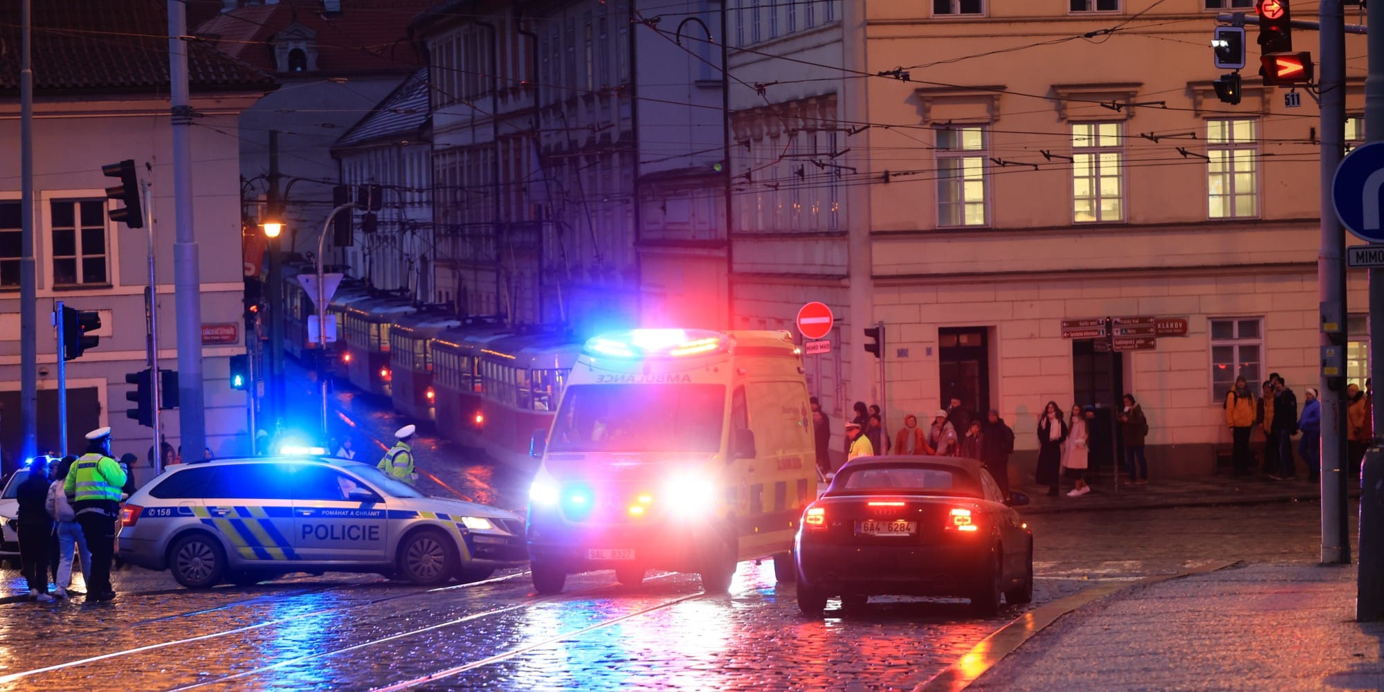 Αστυνομία στην Πράγα μετά τους πυροβολισμούς