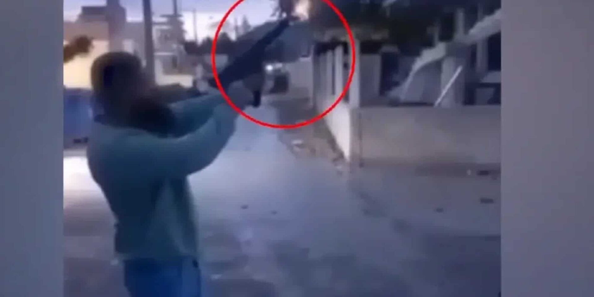 Ρομά πυροβολεί στα Μέγαρα