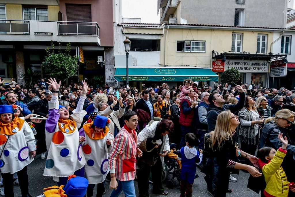 Ξεκίνησε το Πατρινό Καρναβάλι: «Be unplugged» το φετινό θέμα - Στις 17 Μαρτίου η παρέλαση (εικόνες)