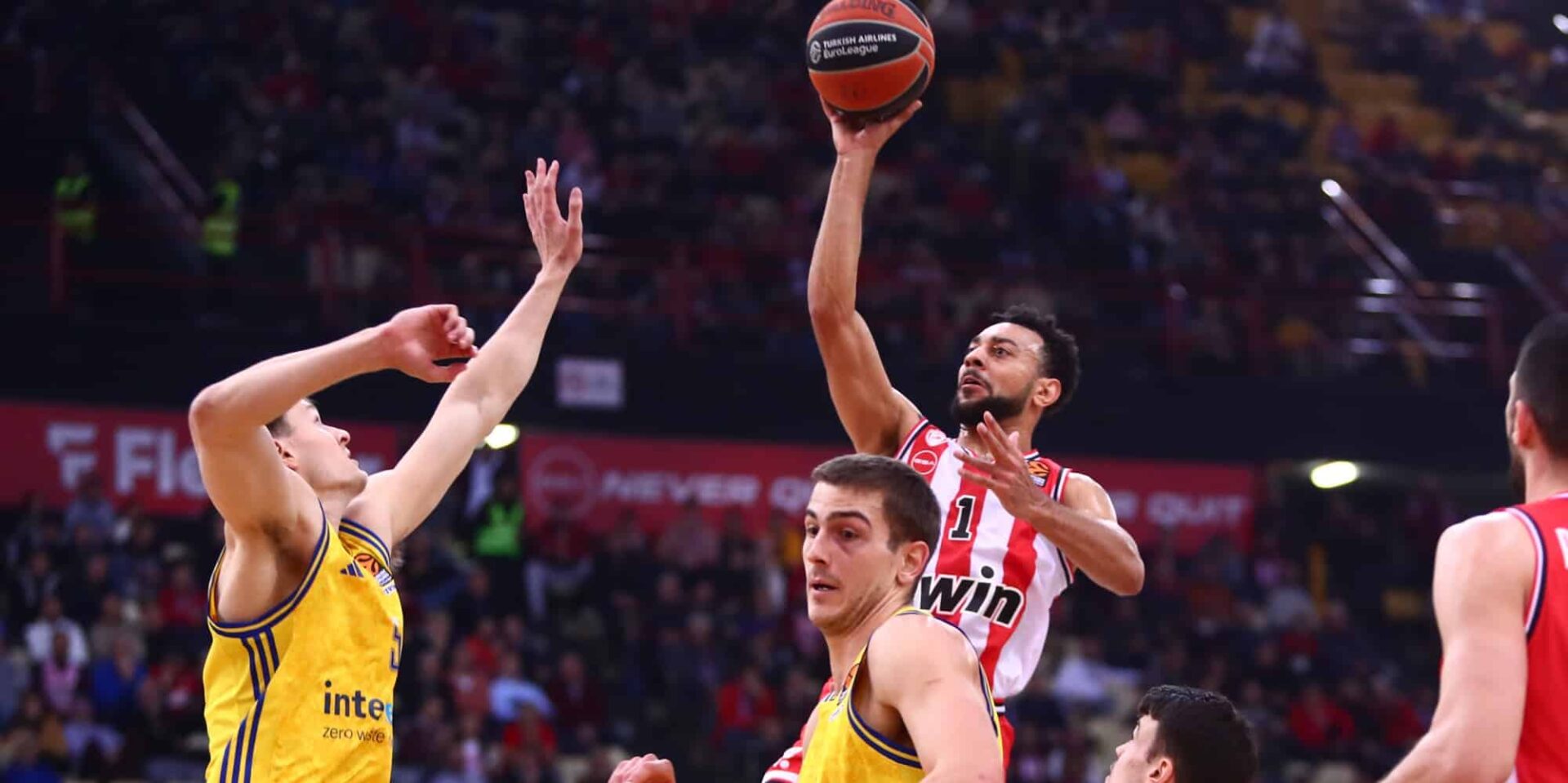 Φάση από το Ολυμπιακός-Άλμπα για τη Euroleague