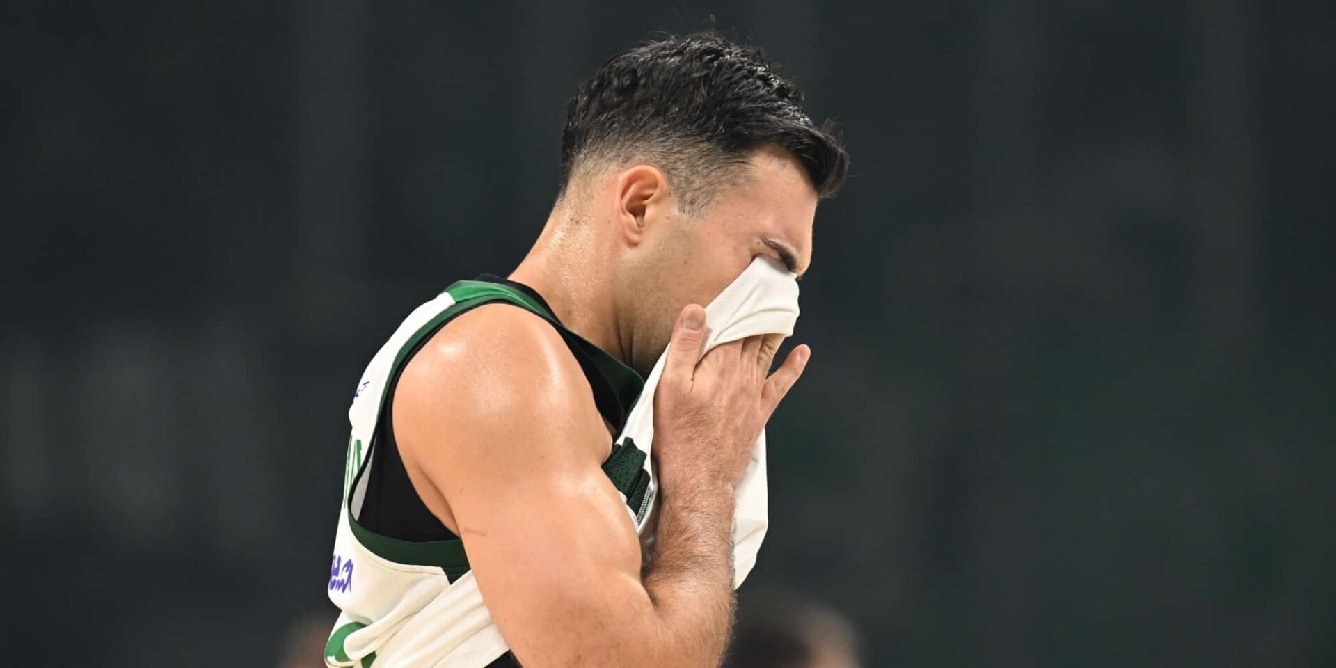 Ο Κώστας Σλούκας απογοητευμένος