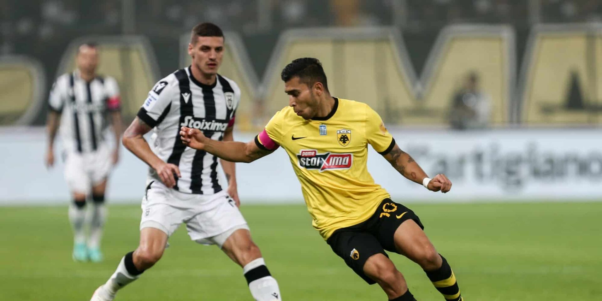 Στιγμιότυπο από το ΑΕΚ-ΠΑΟΚ για τη Super League