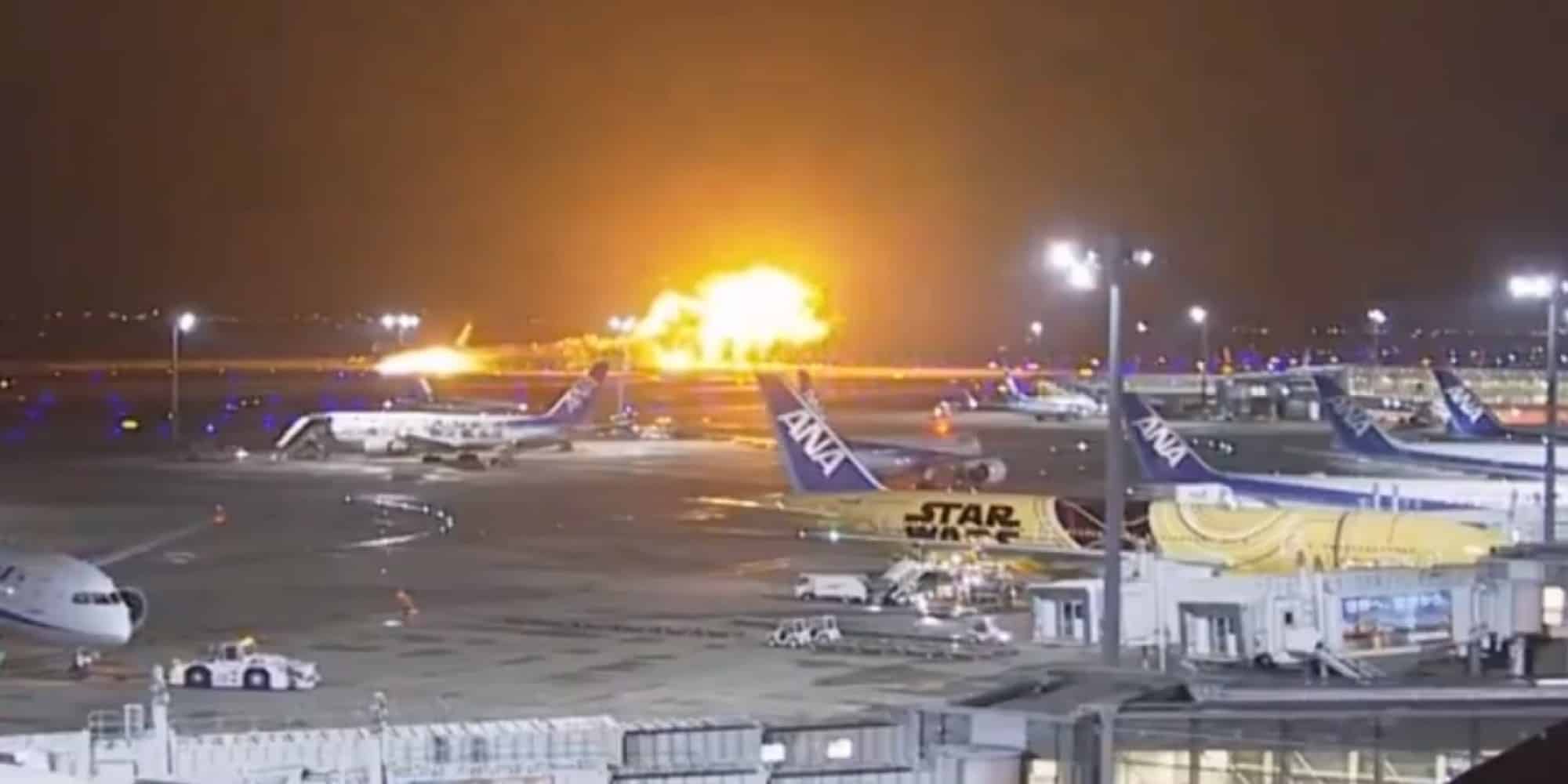Φωτιά ξέσπασε σε αεροσκάφος στην Ιαπωνία