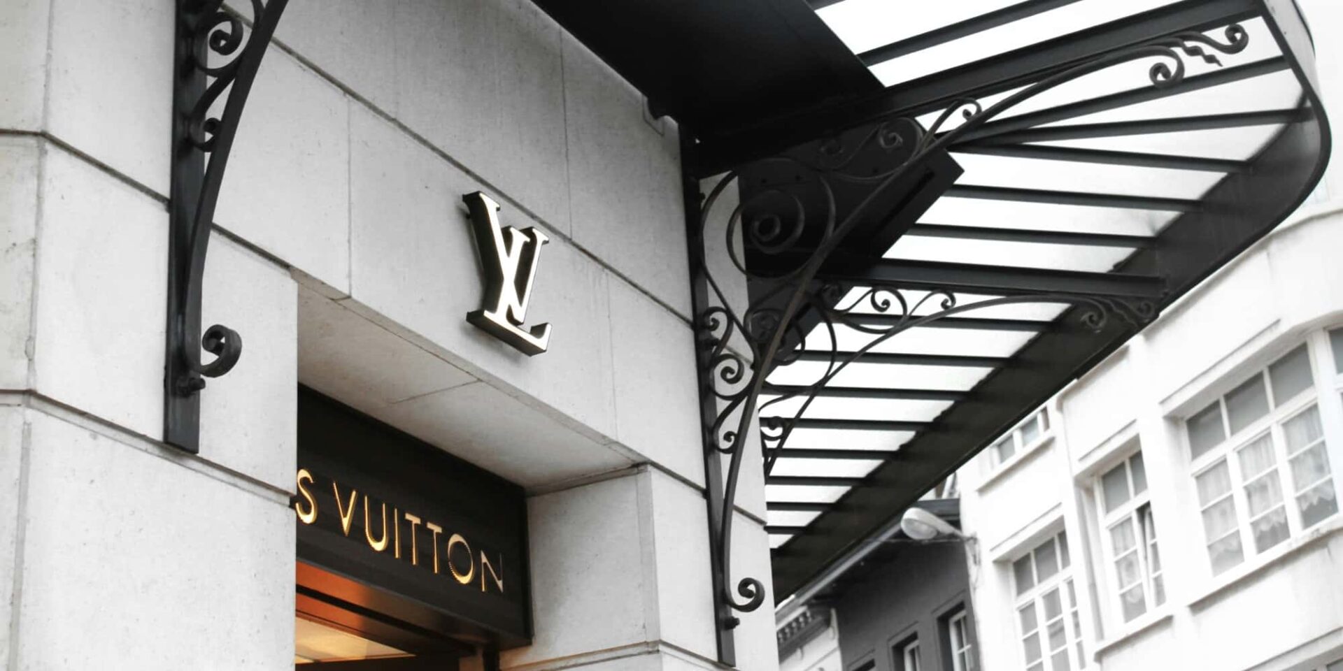 Κατάστημα Louis Vuitton, που ανήκει στον όμιλο LVMH