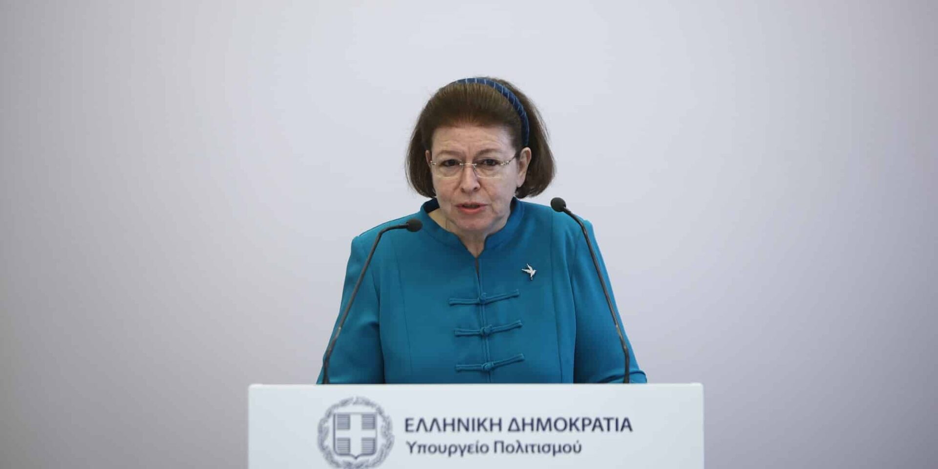 Η Λίνα Μενδώνη