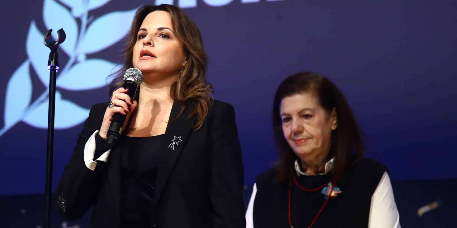 Η Ντέπυ Κοξένογλου