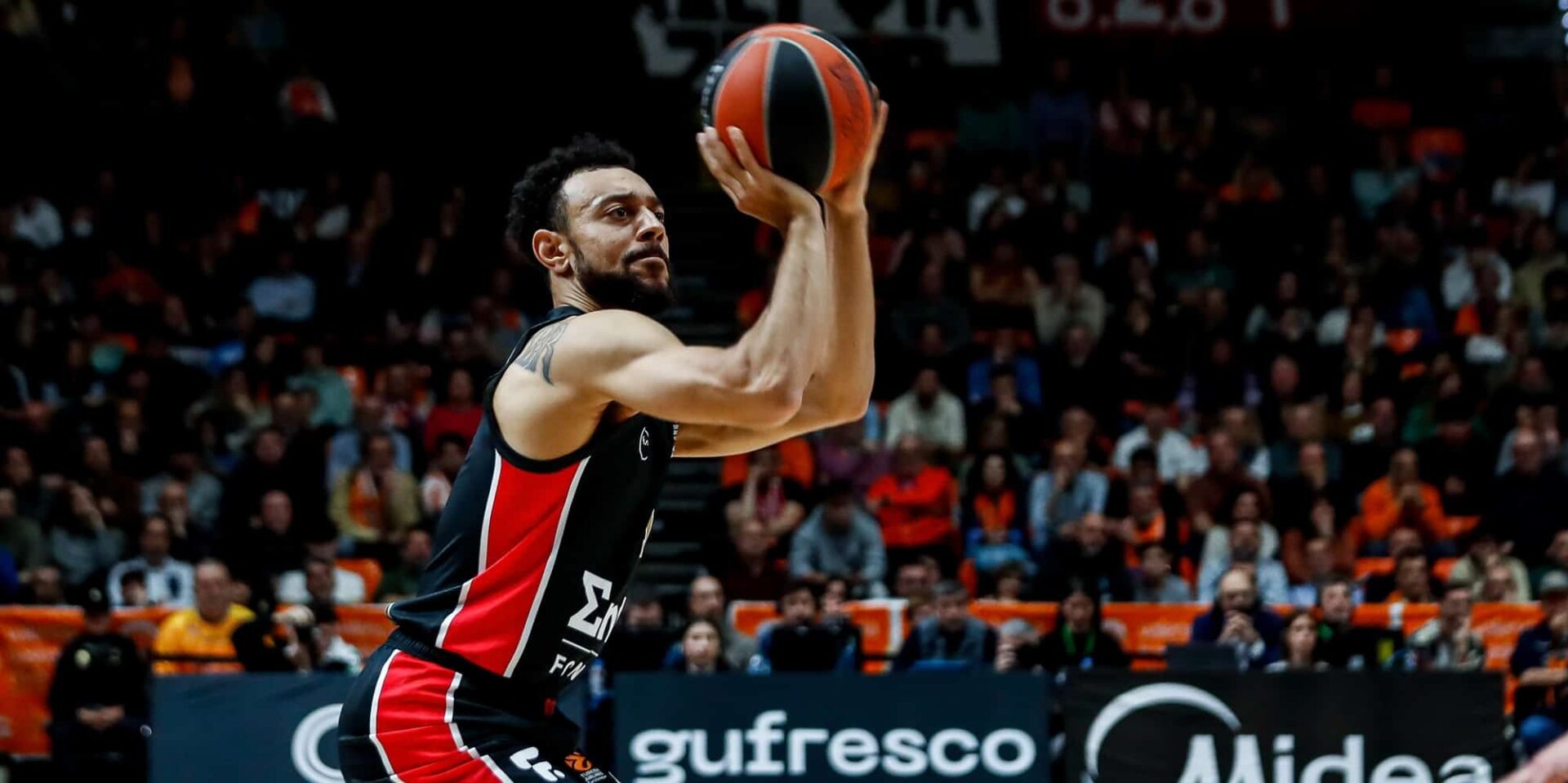 Φάση από το Βαλένθια-Ολυμπιακός για τη Euroleague