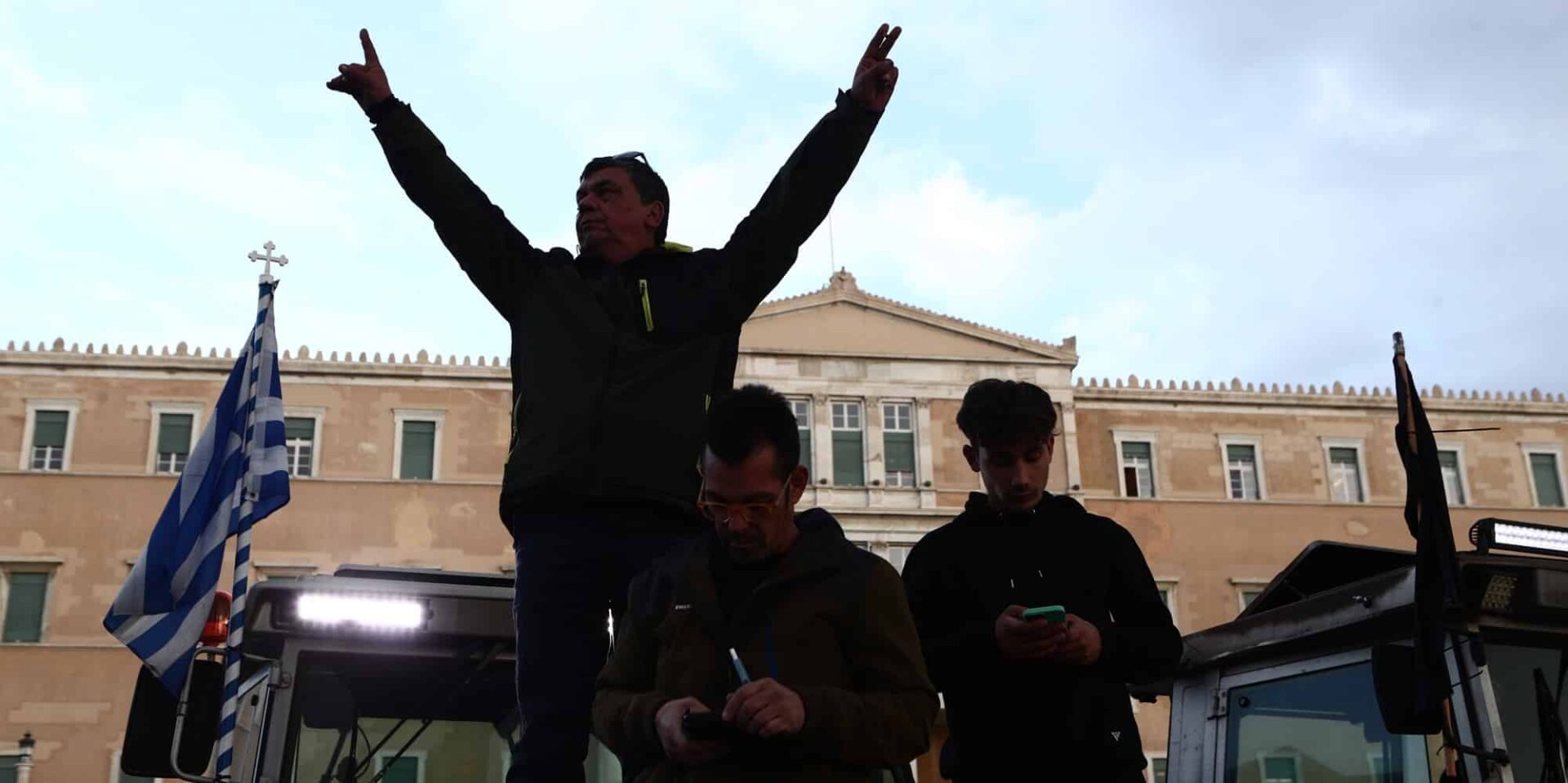 Αγρότες με τρακτέρ στο Σύνταγμα