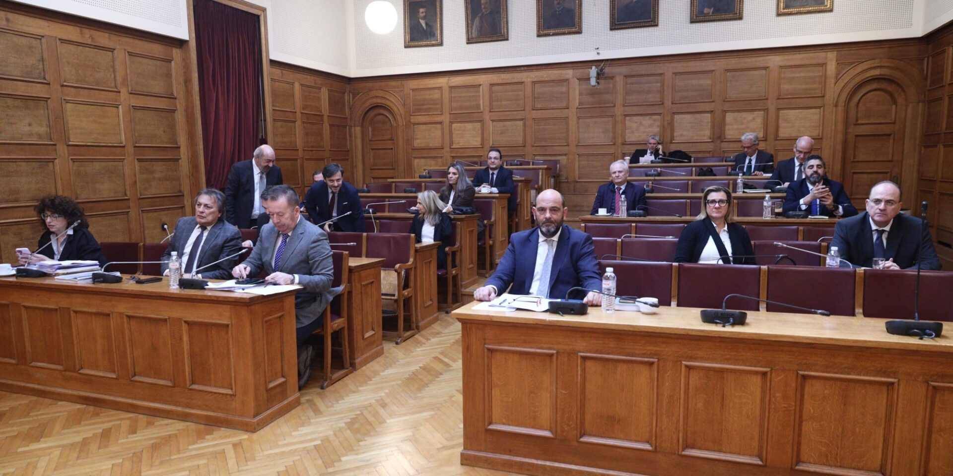 Εξεταστική για τα Τέμπη