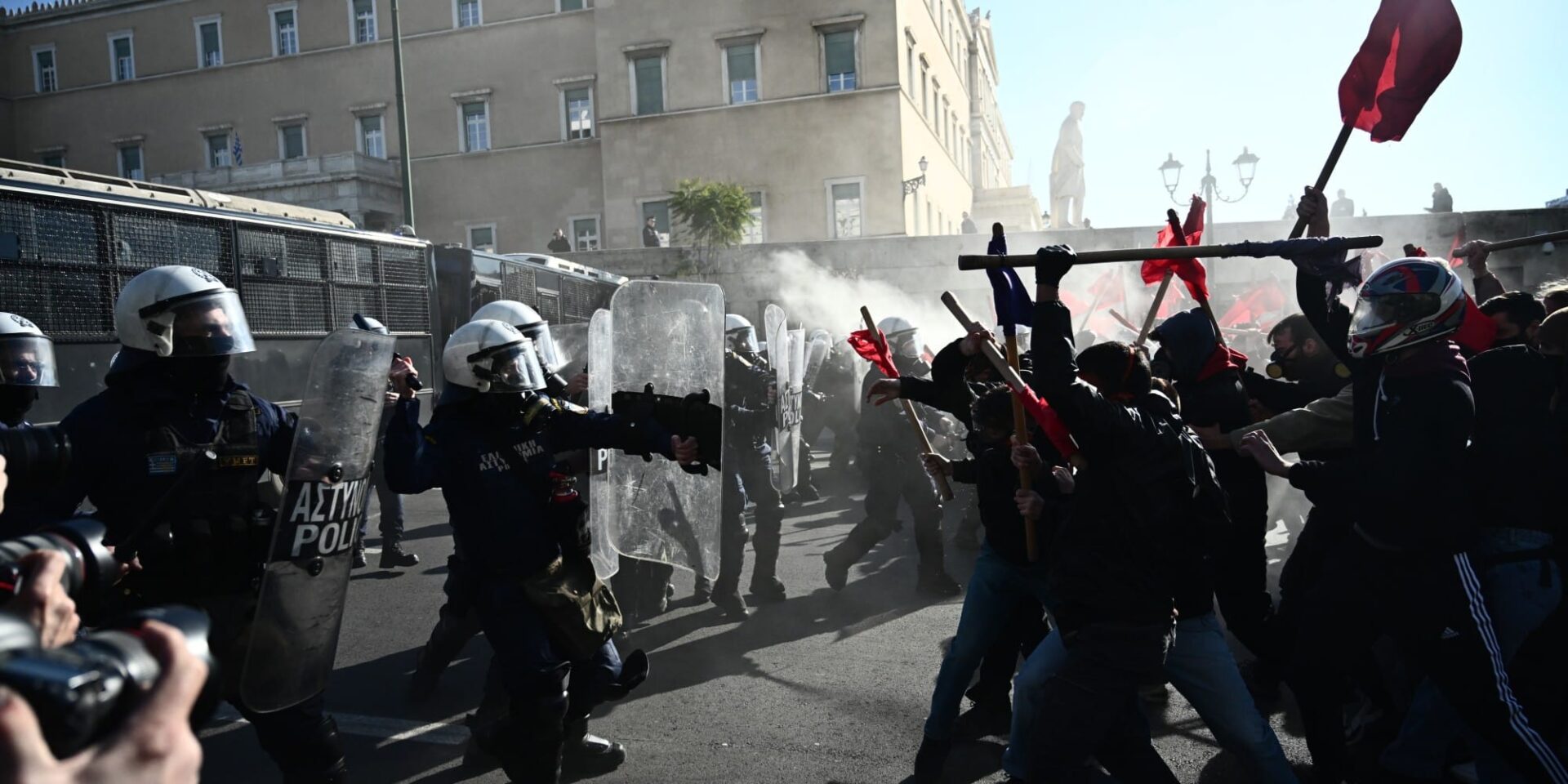 Εικόνα από τα επεισόδια