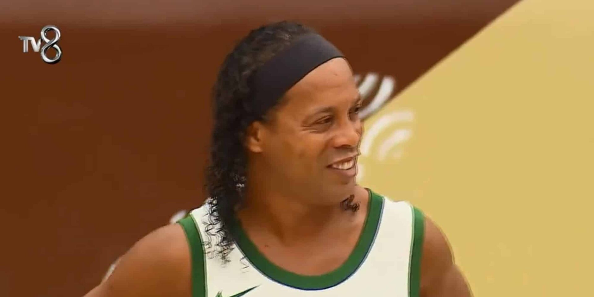 Ο Ροναλντίνιο στο Survivor