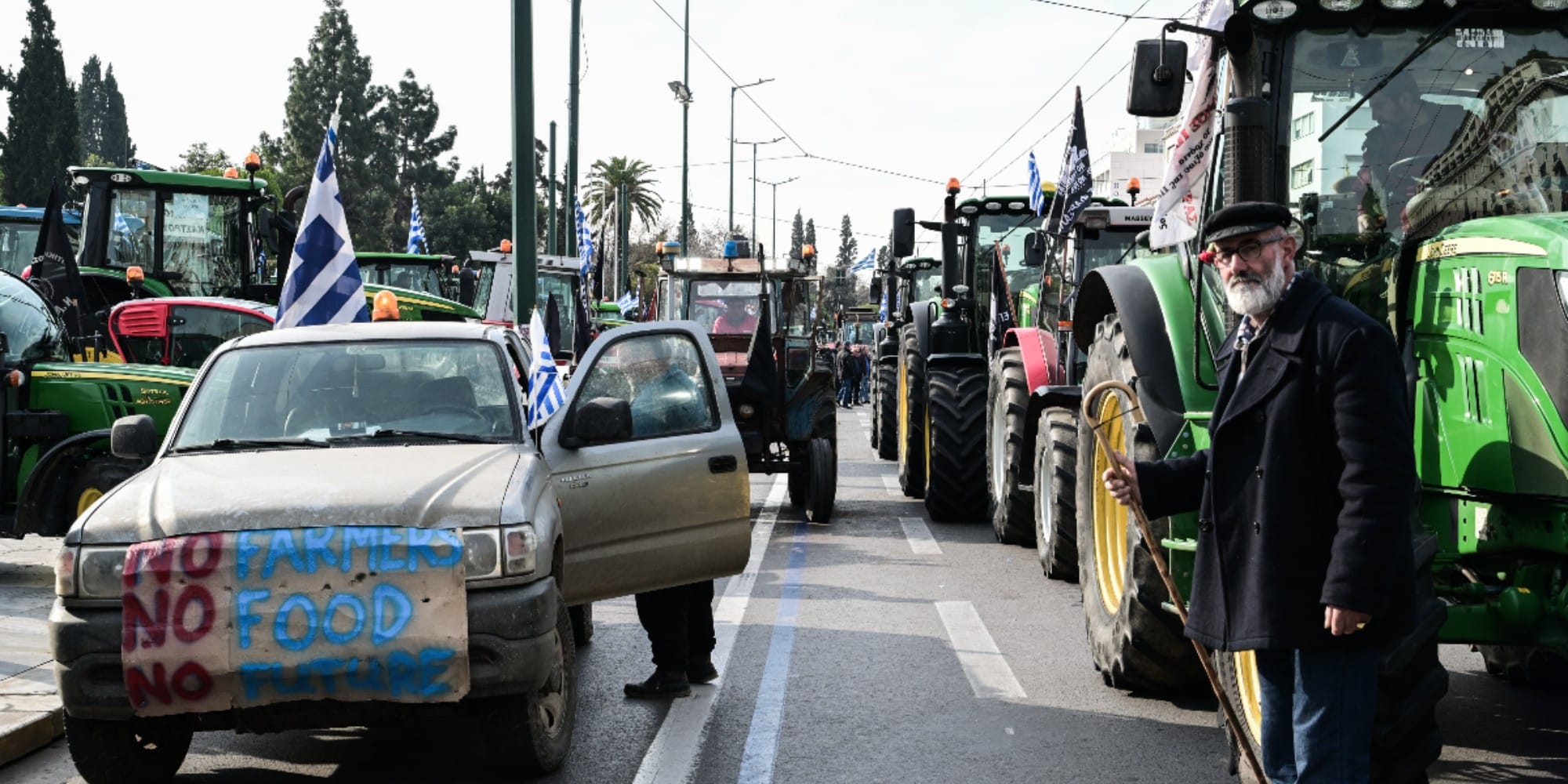 Αγρότες με τρακτέρ στο συλλαλητήριο στο Σύνταγμα