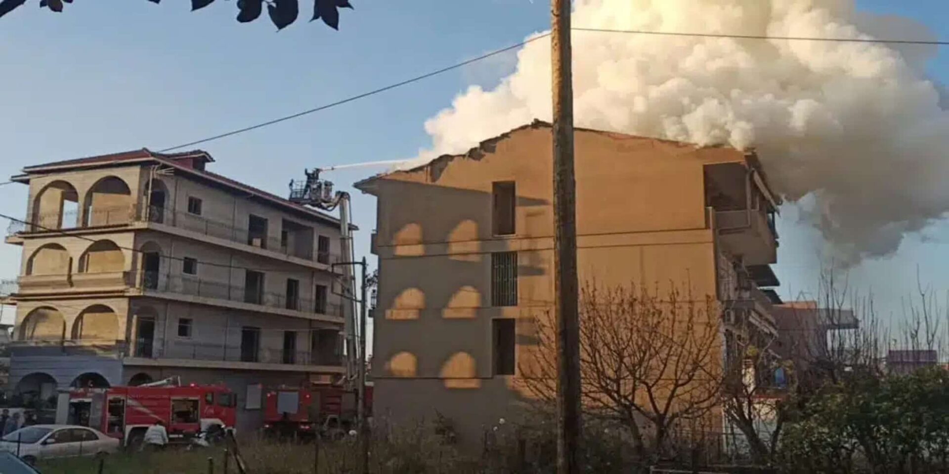 Φωτιά σε σπίτι αξιωματικού στο Αγρίνιο