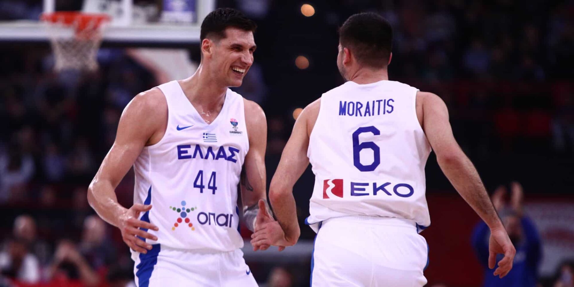 Ο Μήτογλου και ο Μωραΐτης με την φανέλα της Εθνικής