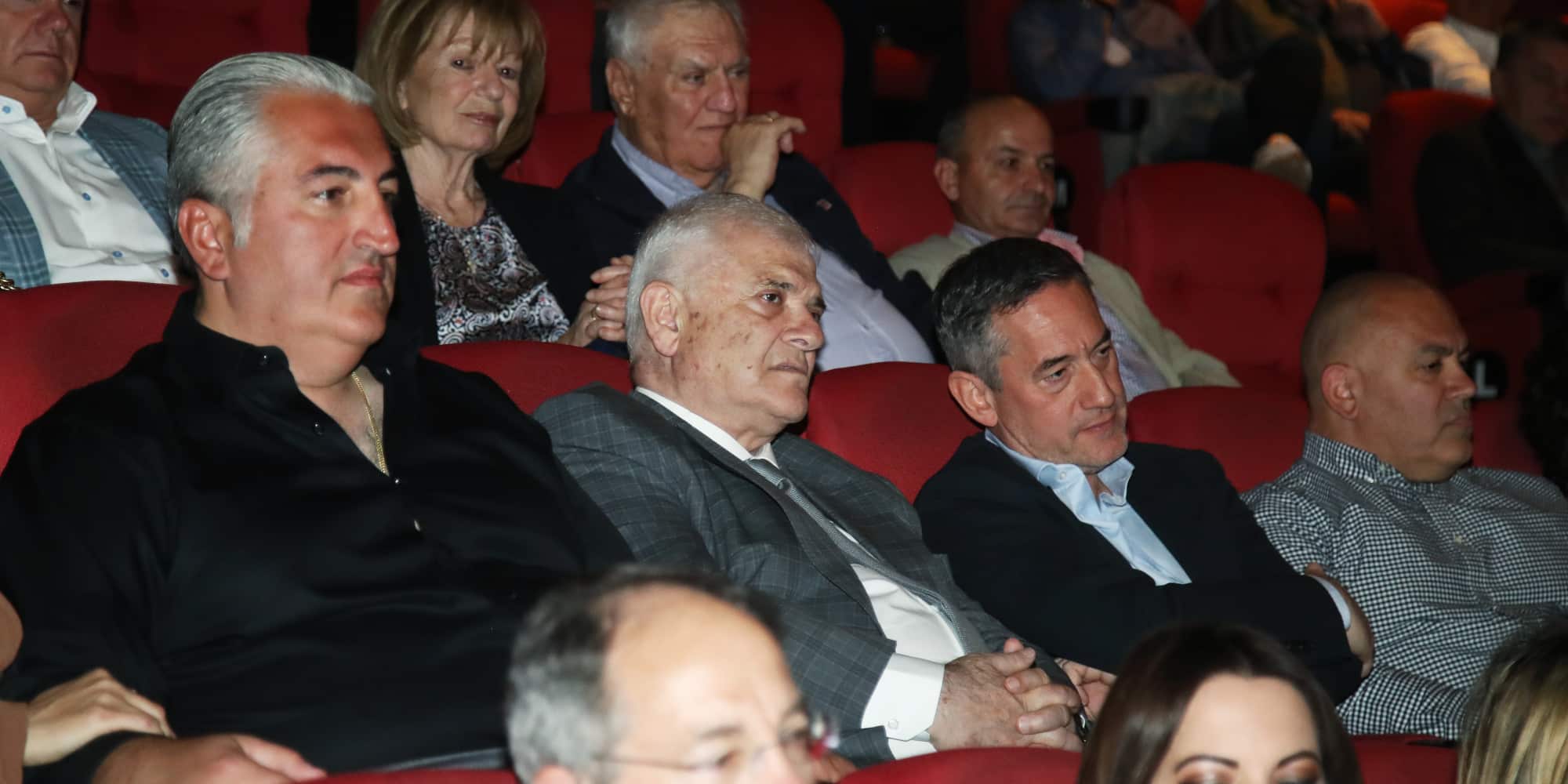 Ο Μιχάλης Μπούσης και ο Δημήτρης Μελισσανίδης σε εκδήλωση της ΠΑΕ ΟΦΗ