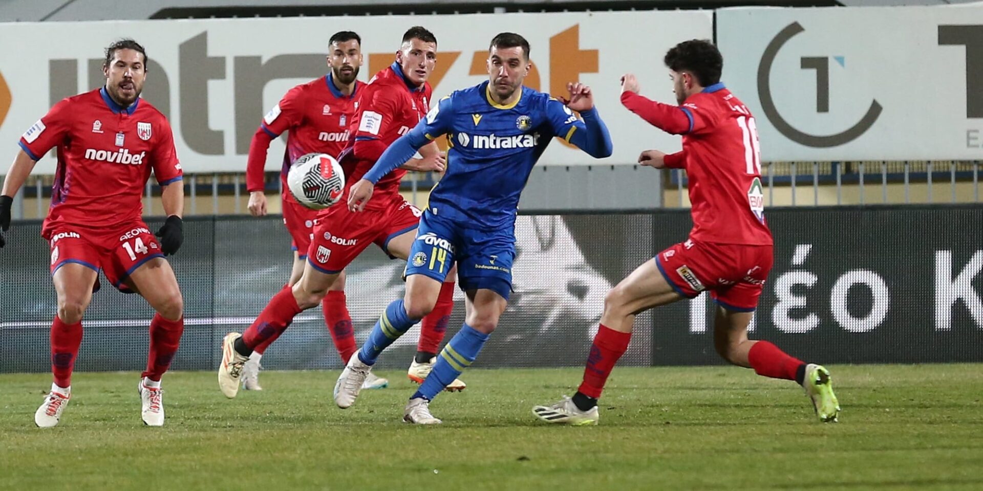 Φάση από το Αστέρας Τρίπολης-Βόλος για τη Super League