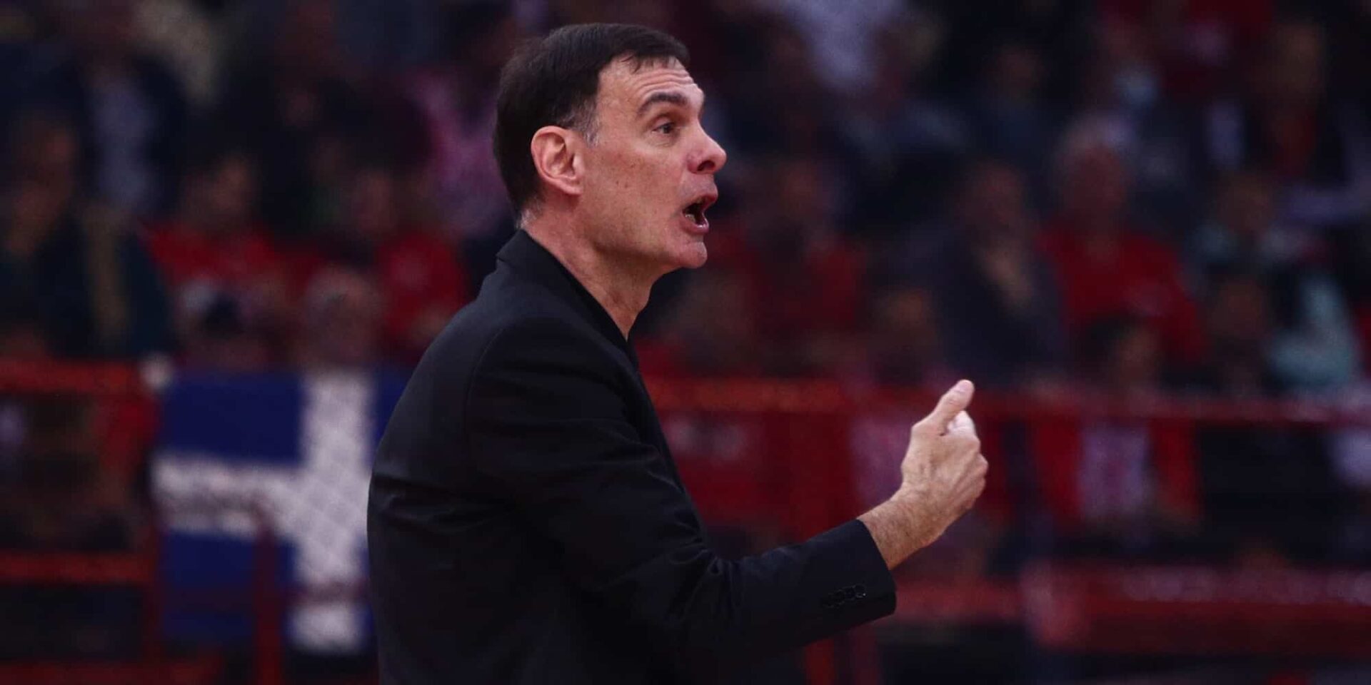 Ο Γιώργος Μπαρτζώκας στο Ολυμπιακός-Παναθηναϊκός
