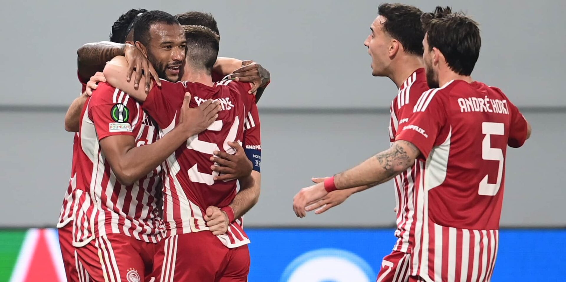 Ο Ολυμπιακός στους «8» του Conference League