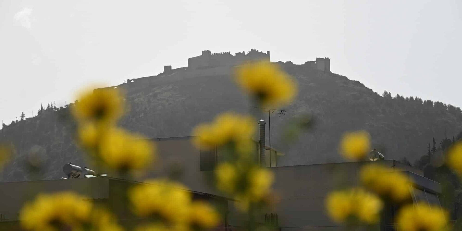 Ζεστός καιρός με αφρικανική σκόνη