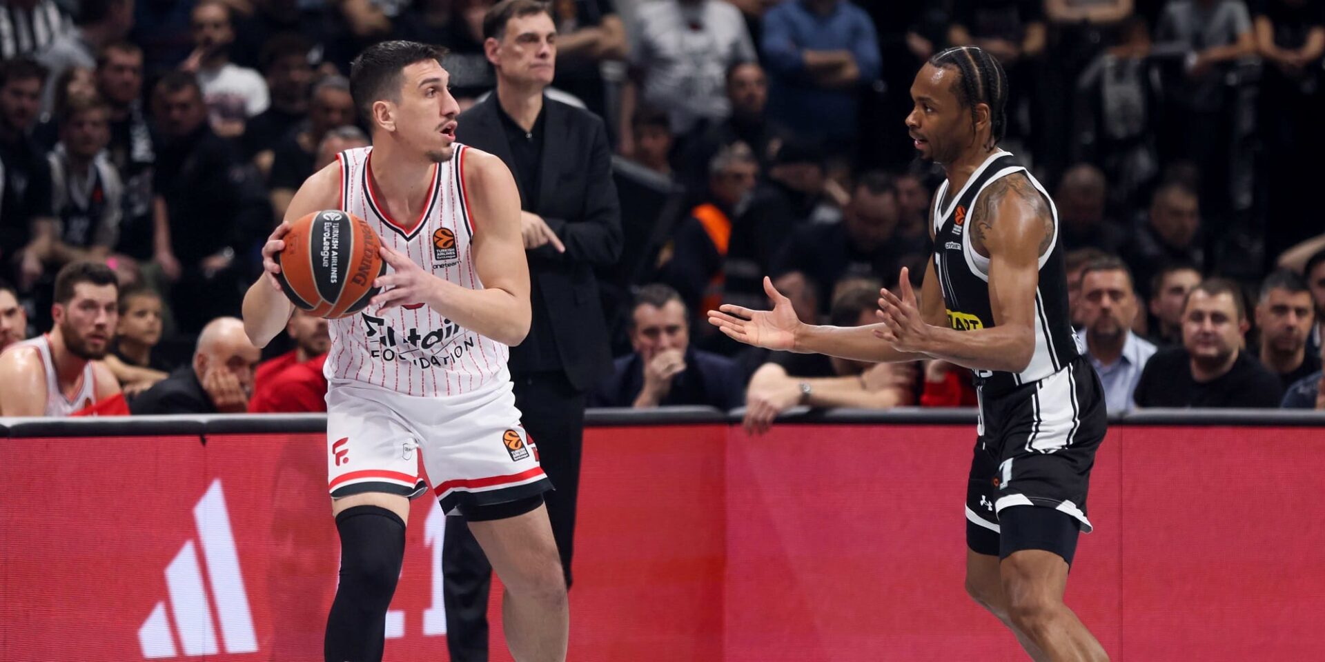 Φάση από το Παρτιζάν-Ολυμπιακός για τη Euroleague