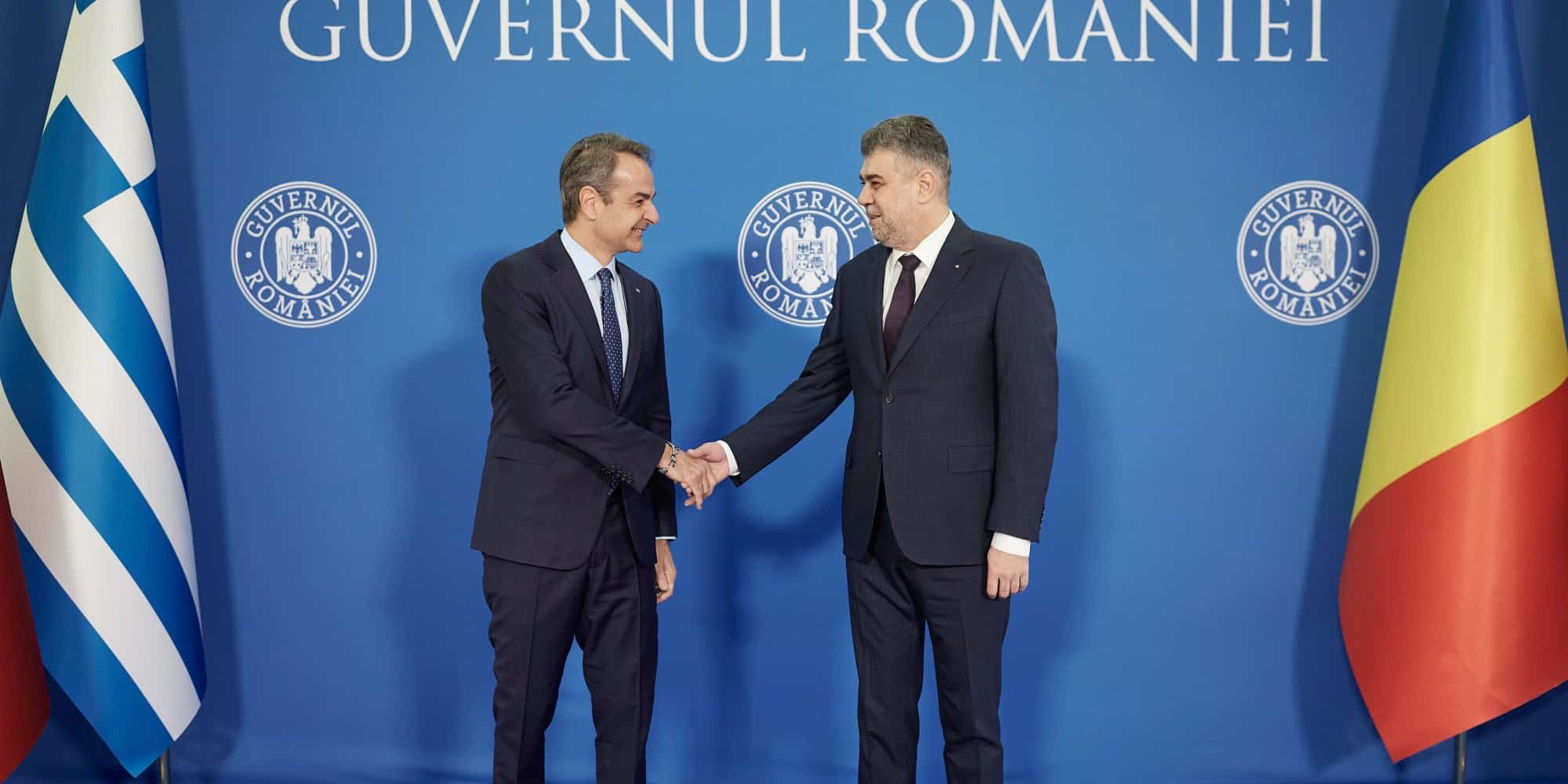 O Κυριάκος Μητσοτάκης με τον πρωθυπουργό της Ρουμανίας