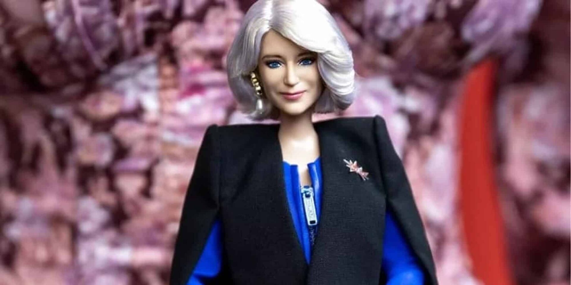 H βασίλισσα Καμίλα έγινε Barbie
