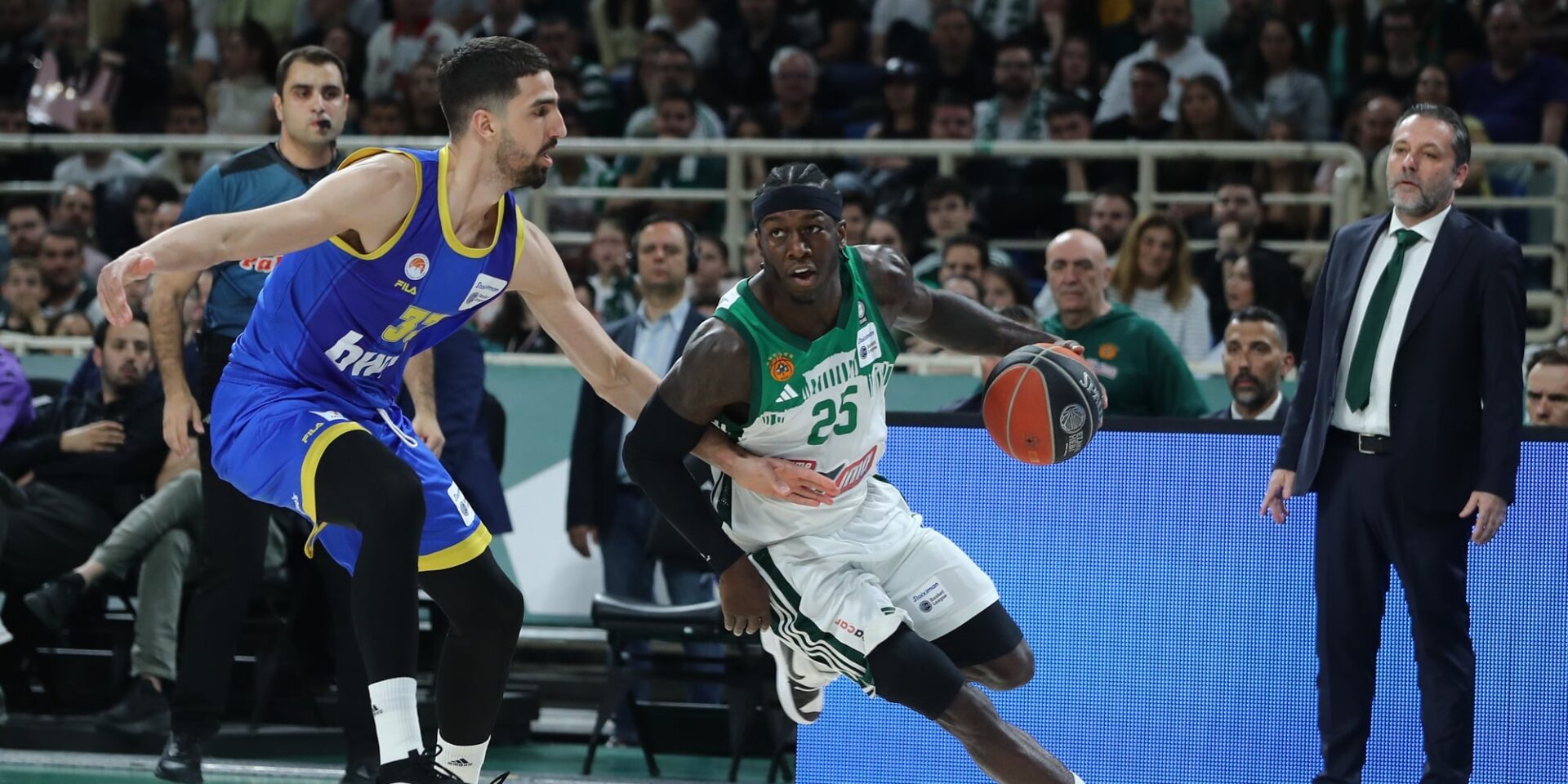 Φάση από το Παναθηναϊκός-Περιστέρι για τη Basket League