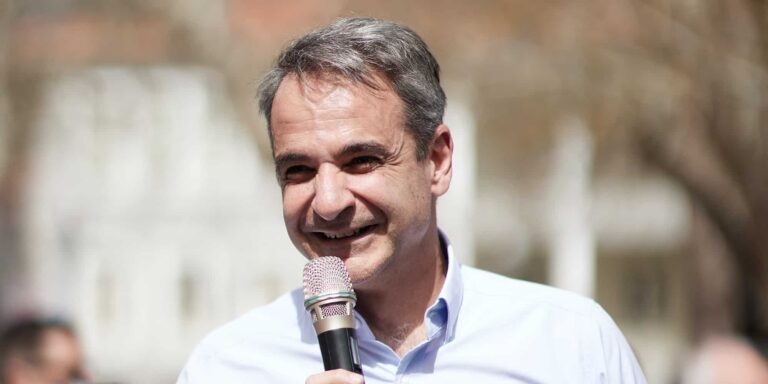 Μητσοτάκης σε μικρούς φίλους της ΑΕΚ: «Έχετε καλές πιθανότητες για το πρωτάθλημα»