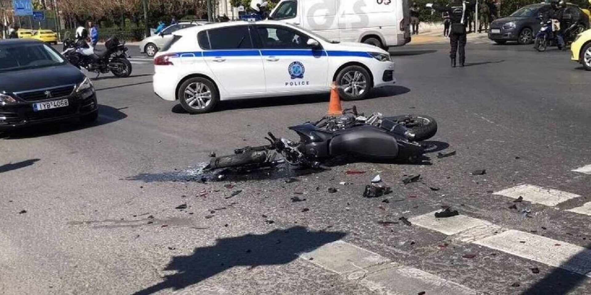 Εικόνα από το τροχαίο στη Βουλή