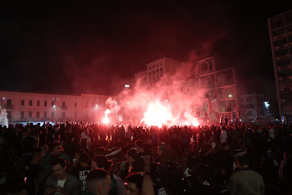 Παναθηναϊκός: «Βούλιαξε» η Αθήνα για τους πρωταθλητές Ευρώπης - Στις 13:30 η άφιξη των θριαμβευτών στο «Ελ. Βενιζέλος» (εικόνες & βίντεο)