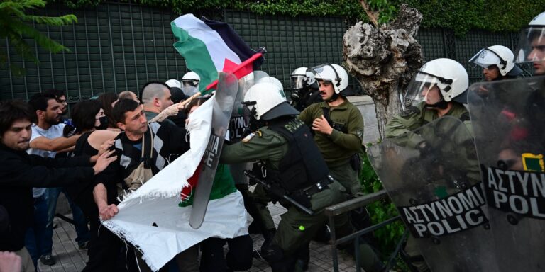 Επεισόδια σε διαδήλωση στο Σύνταγμα κατά του πολέμου στη Γάζα!