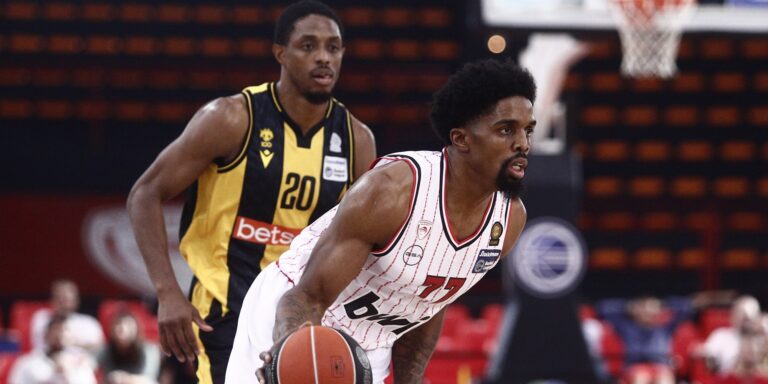 Basket League: Ο Ολυμπιακός σοβαρεύτηκε στο β’ μέρος, κέρδισε (92-75) την ΑΕΚ κι έκανε το 1-0 στα προημιτελικά