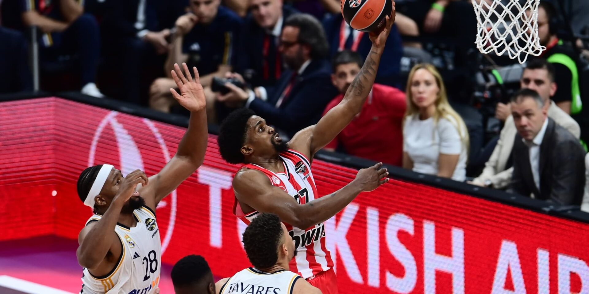 Φάση από το Ρεάλ Μαδρίτης-Ολυμπιακός για τη Euroleague