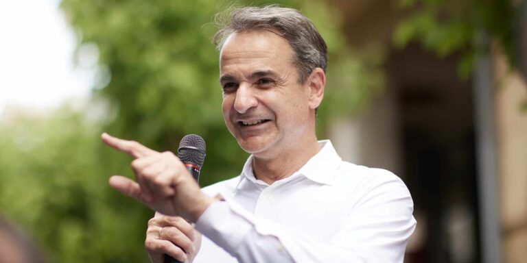 Ολυμπιακός – Φιορεντίνα: Ο Κυριάκος Μητσοτάκης θα δει τον τελικό στο σπίτι του, με μπάρμπεκιου και καλούς φίλους