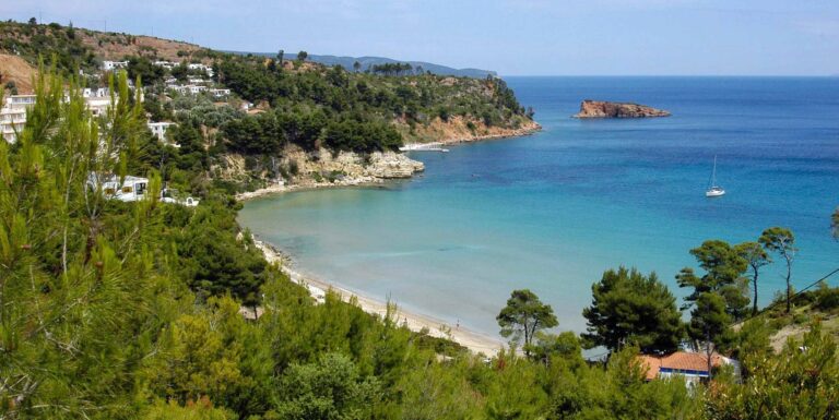 Η βρετανική Mirror ξεχώρισε την ονειρική Αλόννησο – Ιδανικός προορισμός