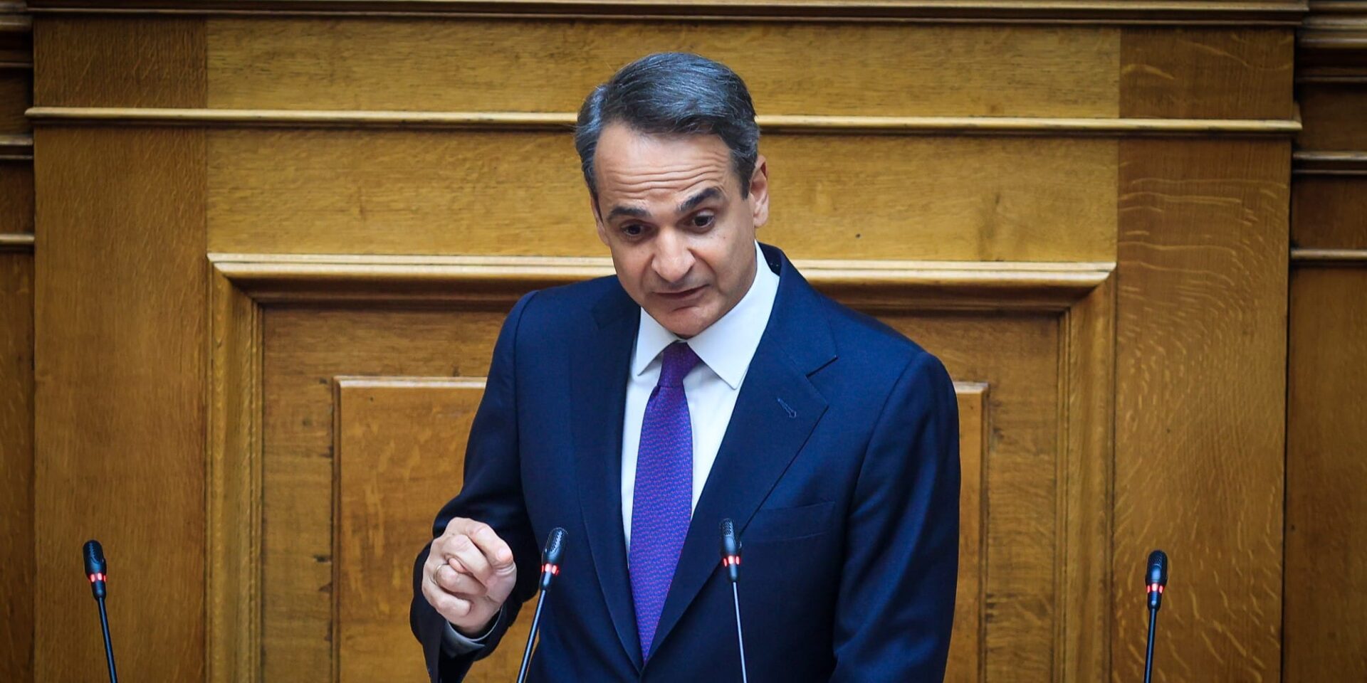 O Κυριάκος Μητσοτάκης στην Ολομέλεια της Βουλής