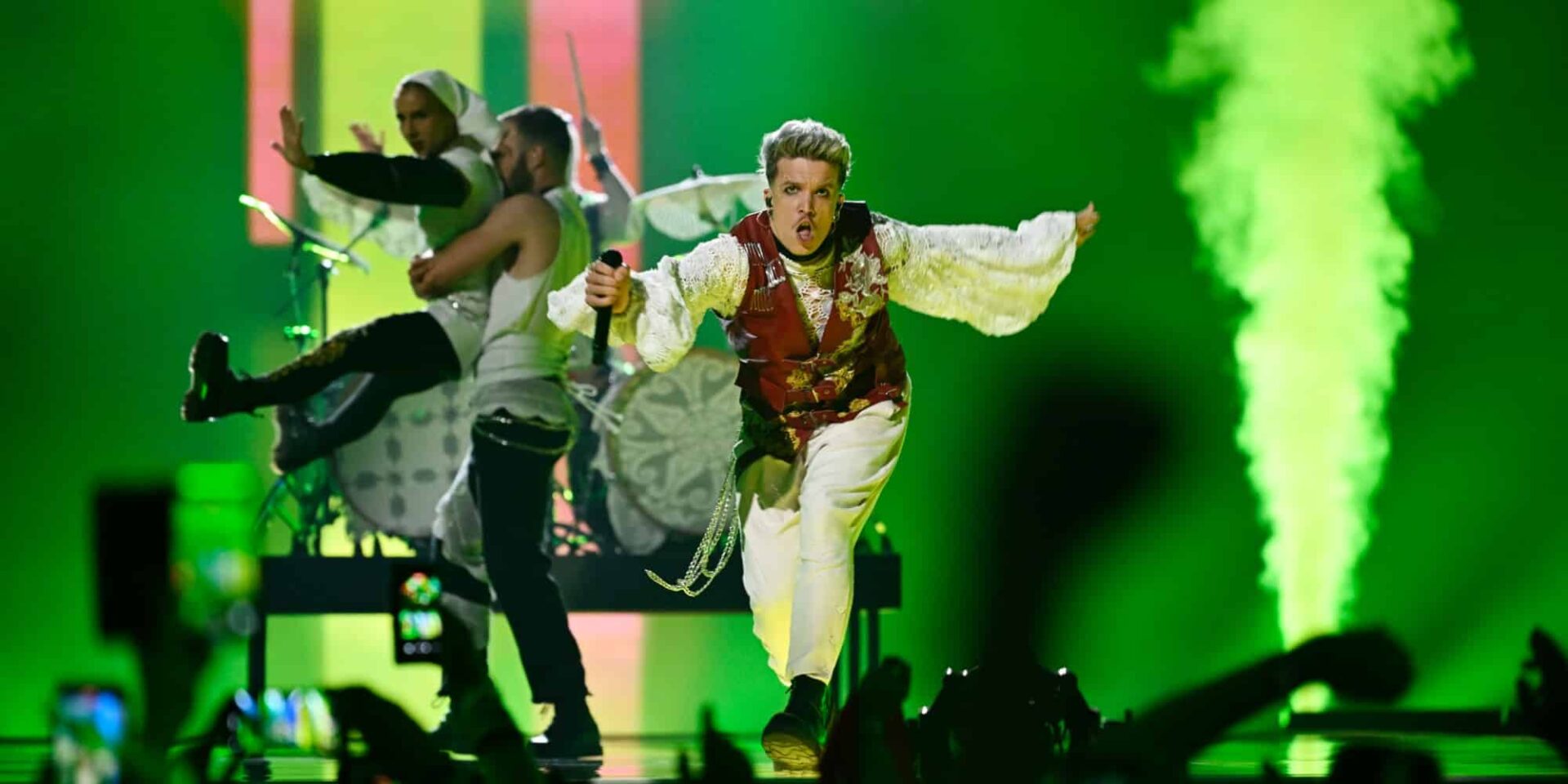 Ο Baby Lasagna στη σκηνή της Eurovision