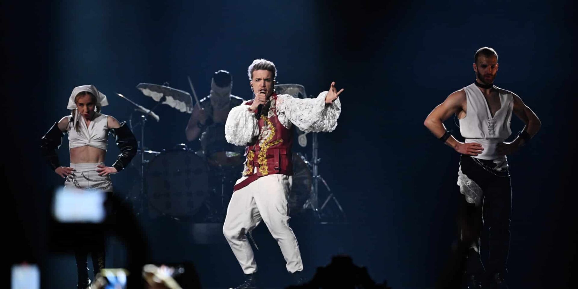 Ο Baby Lasagna στη σκηνή της Eurovision