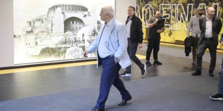 Conference League: «Όχι» Μελισσανίδη στην κάλυψη των φωτογραφιών της φυσούνας: «Δεν σκεπάζεται η Αγια-Σοφιά ειδικά στην επέτειο της Άλωσης»